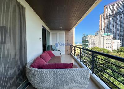 3 Bedrooms Condo in Regent Pratumnak South Pattaya C011305