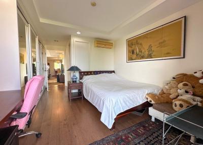 3 Bedrooms Condo in Regent Pratumnak South Pattaya C011305