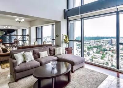 Condo for Rent at The Met Condominium