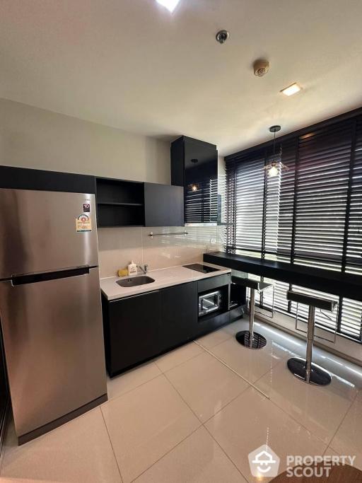 1-BR Condo at Rhythm Sukhumvit 44/1 near BTS Phra Khanong