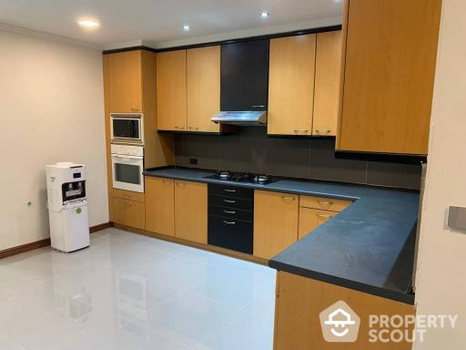 3-BR Condo at Kallista Mansion near ARL Makkasan