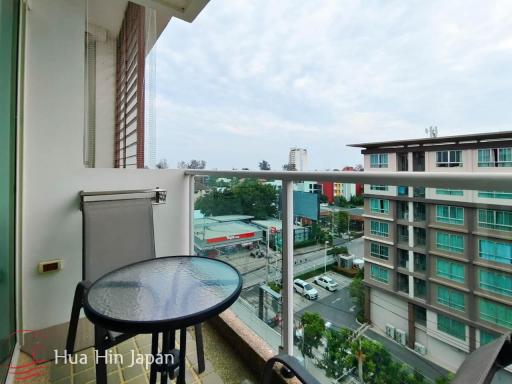 *Great Value* 2 Bedroom Unit At Popular Seacraze Condominium in Hua Hin for Sale, Walking Distance To Takiab Beach