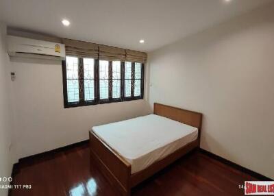 Thonglor Townhouse - Spacious 3 Bedrooms, 2 Bathrooms, 170 sq.m. - Tranquil Living with a Beautiful View, Prime Thonglor Location