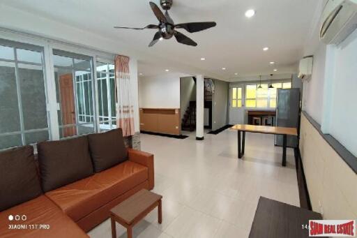 Thonglor Townhouse - Spacious 3 Bedrooms, 2 Bathrooms, 170 sq.m. - Tranquil Living with a Beautiful View, Prime Thonglor Location