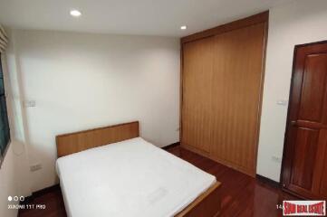 Thonglor Townhouse - Spacious 3 Bedrooms, 2 Bathrooms, 170 sq.m. - Tranquil Living with a Beautiful View, Prime Thonglor Location