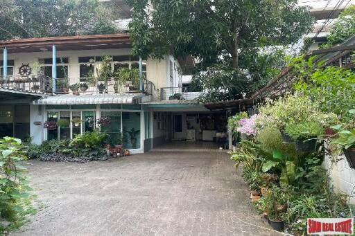 Detached House in Phrom Phong - Spacious 2-Bedroom, 3 Bathroom House, Prime Phrom Phong Location