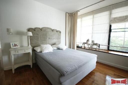 Private House - Spacious 4-Bedroom Home For Rent With Tranquil Atmosphere, Walking Distance to Ekamai BTS Station