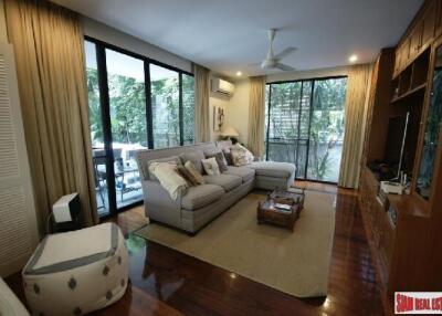 Private House - Spacious 4-Bedroom Home For Rent With Tranquil Atmosphere, Walking Distance to Ekamai BTS Station