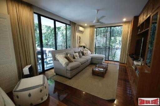 Private House - Spacious 4-Bedroom Home For Rent With Tranquil Atmosphere, Walking Distance to Ekamai BTS Station