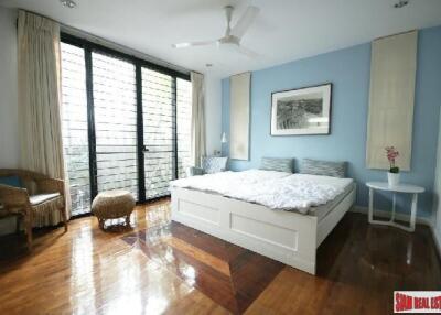 Private House - Spacious 4-Bedroom Home For Rent With Tranquil Atmosphere, Walking Distance to Ekamai BTS Station