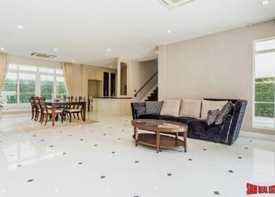 Nantawan Bangna - Luxurious Contemporary Four Bedroom Home for Rent in Bang Na