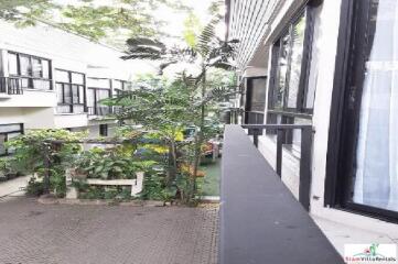 Veranda Ville Sukhumvit 38 - Impressive Two Storey, Two Bedroom House Near BTS Thong Lo