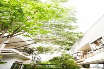 Veranda Ville Sukhumvit 38 - Impressive Two Storey, Two Bedroom House Near BTS Thong Lo