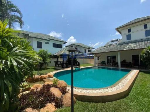 3 Bedrooms House in Paradise Hill 2 East Pattaya H011307