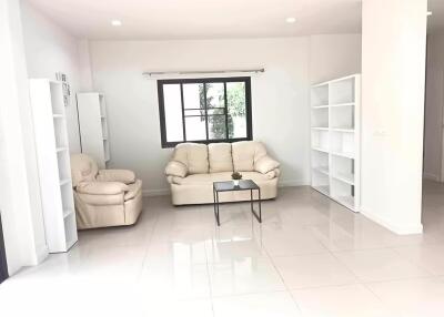 House for Rent in San Kamphaeng , San Kamphaeng.