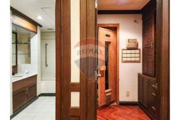 85 Sqm., 1 Bed, 1 Bath Condo listed for ฿ 6,800,000.