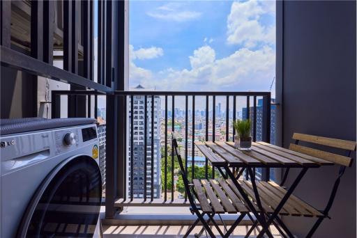 For rent 1 Bedroom condo at The Base Park East Sukhumvit 77 - 920071001-12478