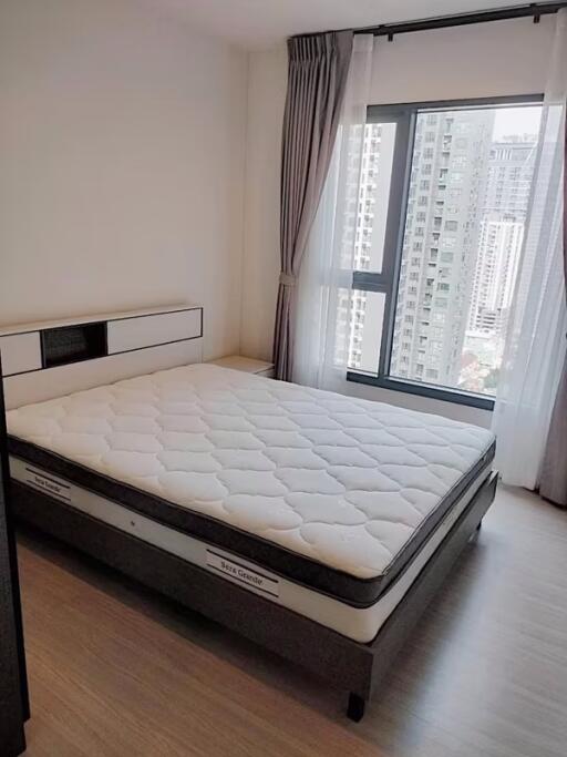 Condo for Rent at Life Asoke Hype