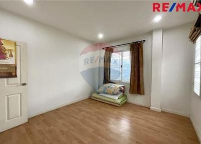 240 Sqm., 3 Beds Townhouse listed for ฿ 3,300,000.