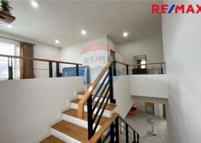 240 Sqm., 3 Beds House listed for ฿ 3,300,000.