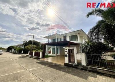 240 Sqm., 3 Beds Townhouse listed for ฿ 3,300,000.