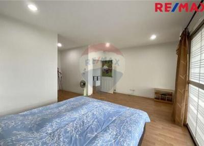 240 Sqm., 3 Beds Townhouse listed for ฿ 3,300,000.