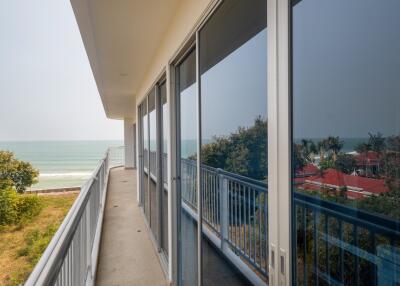 Baan Suan Rim Sai : Beachfront Condo 3 Bedroom With Sea View