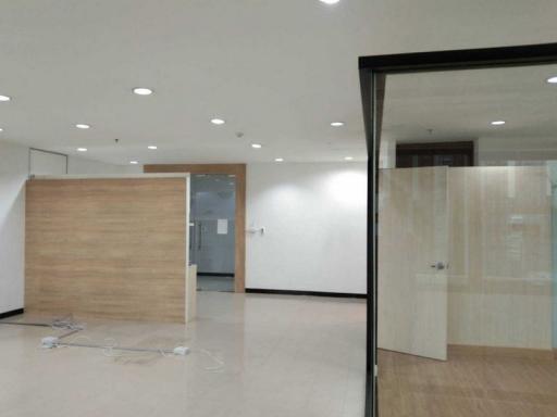 For Rent Bangkok Office Sukhumvit BTS Ekkamai Watthana