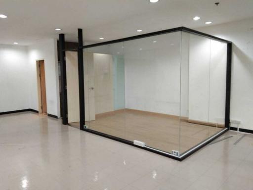 For Rent Bangkok Office Sukhumvit BTS Ekkamai Watthana