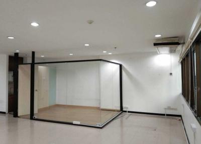 For Rent Bangkok Office Sukhumvit BTS Ekkamai Watthana