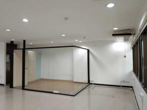 For Rent Bangkok Office Sukhumvit BTS Ekkamai Watthana