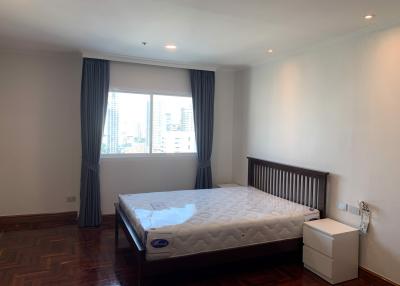 3 bed Condo in Kallista Mansion Khlong Toei Nuea Sub District C020641