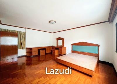 4 Bed 5 Bath 140 SQ.M Pariyanont Village