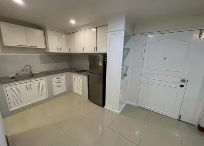 Condo for Rent at Fortune Condo Town