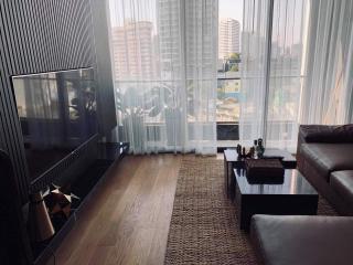 2 bed Condo in BEATNIQ Sukhumvit 32 Khlongtan Sub District C020646