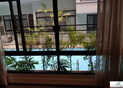 Veranda Ville Sukhumvit 38 - Private Four Bedroom Pet Friendly Duplex with Tropical Pool Views in Thong lor