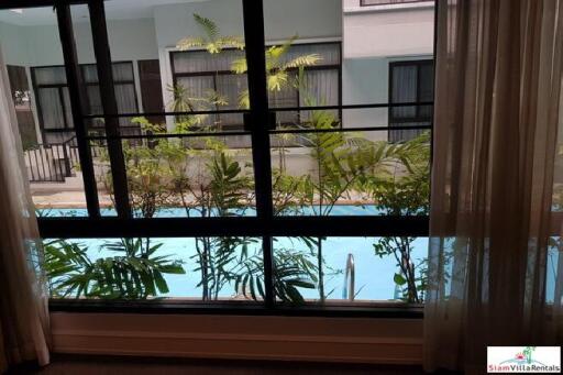 Veranda Ville Sukhumvit 38 - Private Four Bedroom Pet Friendly Duplex with Tropical Pool Views in Thong lor