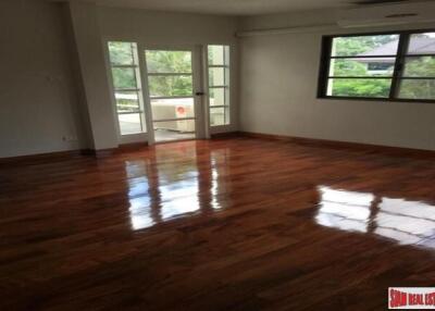 Nichada Thani Chang Wattana - Four Bedroom Extra Large House for Rent in Bang Sue