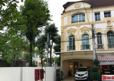 Baan Klang Krung Grande Vienna Rama 3  Secure Three Storey, Three Bedroom Townhouse near Rama 3, Bangkok