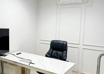 Office space for rent in Chaengwattana