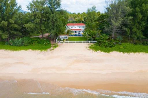 4bedrooms colonial style absolute beach front villa in Natai