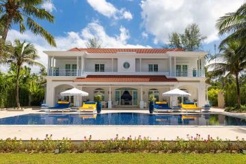 4bedrooms colonial style absolute beach front villa in Natai