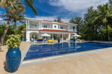 4bedrooms colonial style absolute beach front villa in Natai