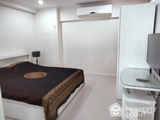 2-BR Condo at Ploenchit Condominium near BTS Phloen Chit