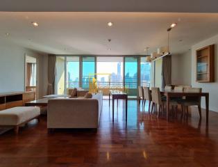 Spacious 3 Bedroom Apartment in Heart of Phrom Phong