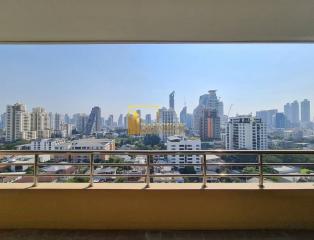 Spacious 3 Bedroom Apartment in Heart of Phrom Phong