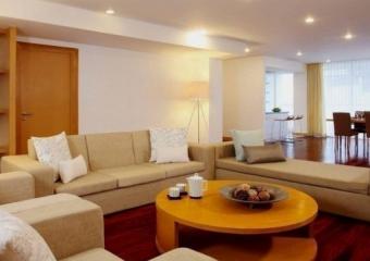 Spacious 4 Bedroom Apartment in Low Rise Ekkamai Development