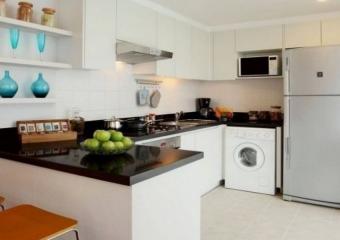 Spacious 4 Bedroom Apartment in Low Rise Ekkamai Development