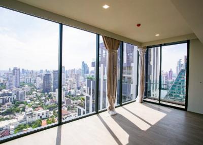 3 Bedroom Penthouse in Celes Asoke For Sale