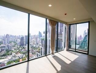 3 Bedroom Penthouse in Celes Asoke For Sale